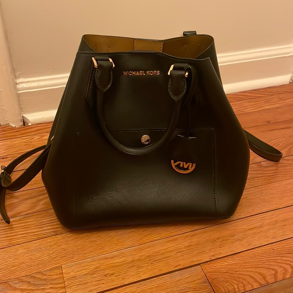 Michel Kors Black large bucket bag